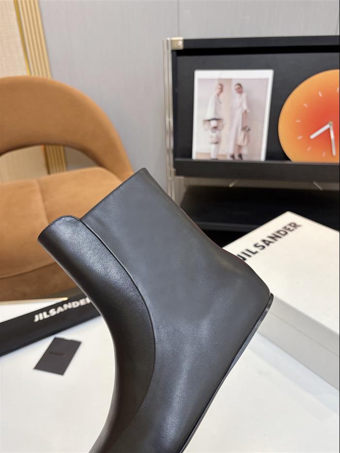 2025112818547933 360